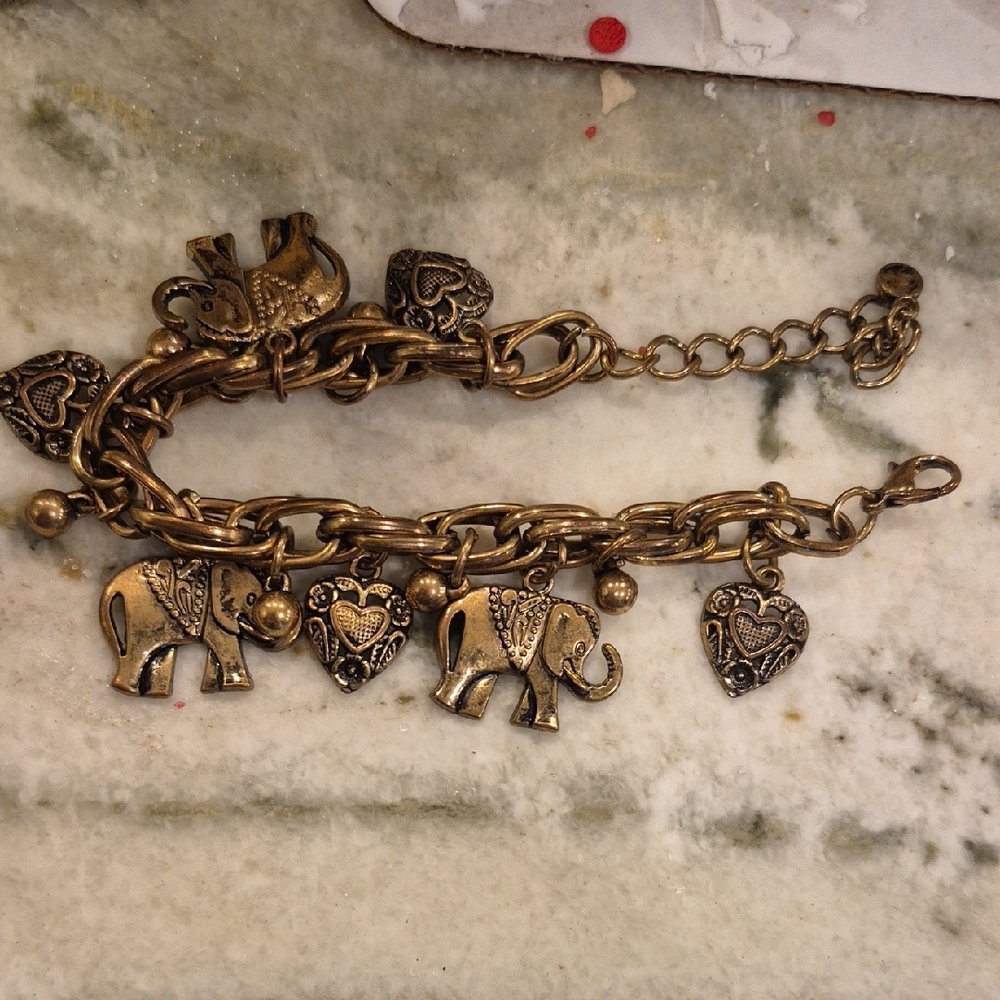 Source Unknown Gold Elephant and Heart Charm Bracelet - Picture 1 of 2